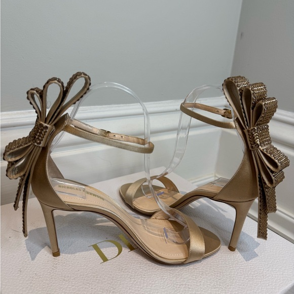 BOW DOWN TO THESE NEVER WORN Nicholas Kirkwood Gold Satin And Crystal Sandals 🤩 - Picture 4 of 9